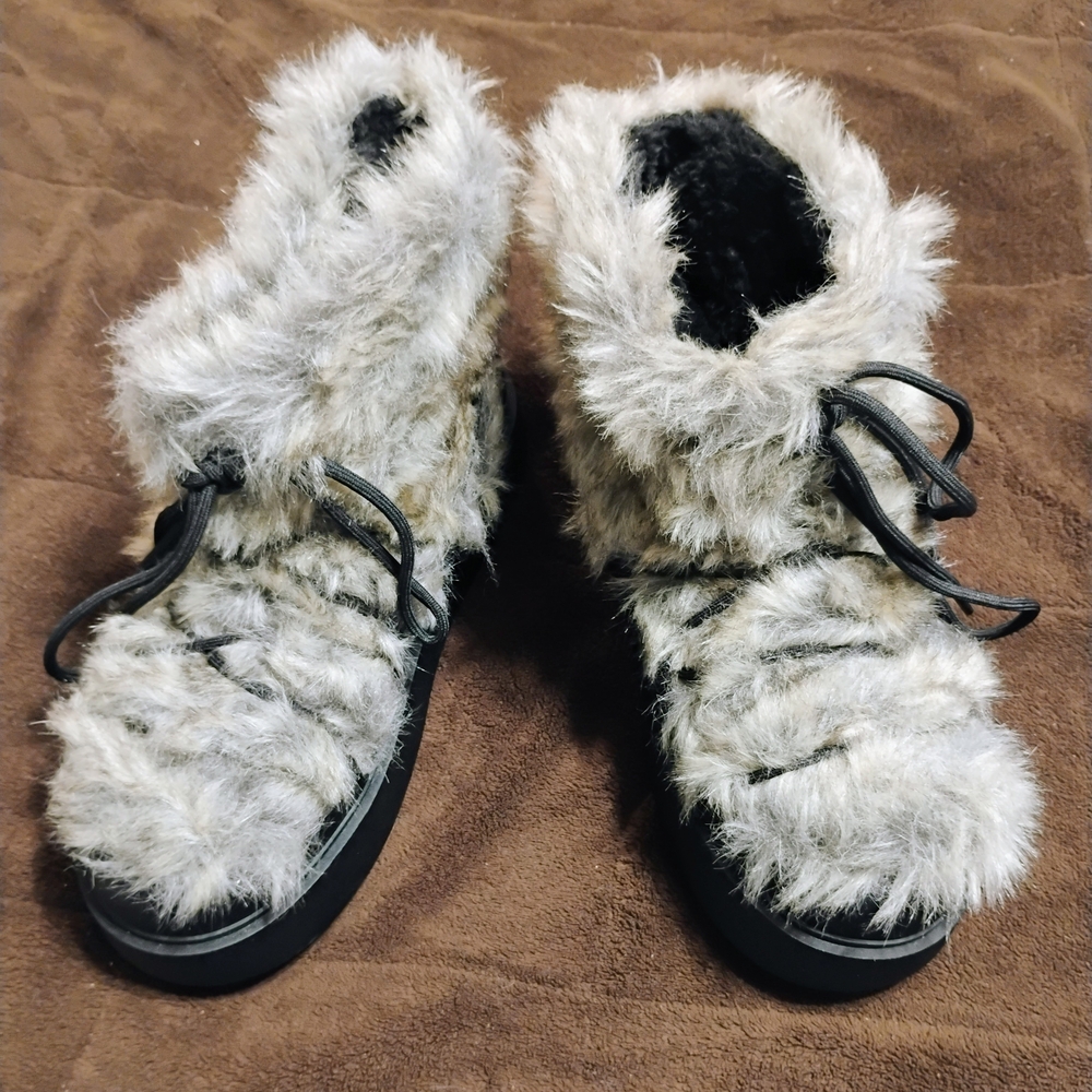 Just Fab Women's Faux Fur Winter Boots. . Rare And Out Of Stock At Stores. Obo. - Picture 8 of 8